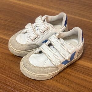 Kids White and Blue Veja Velcro Sneakers